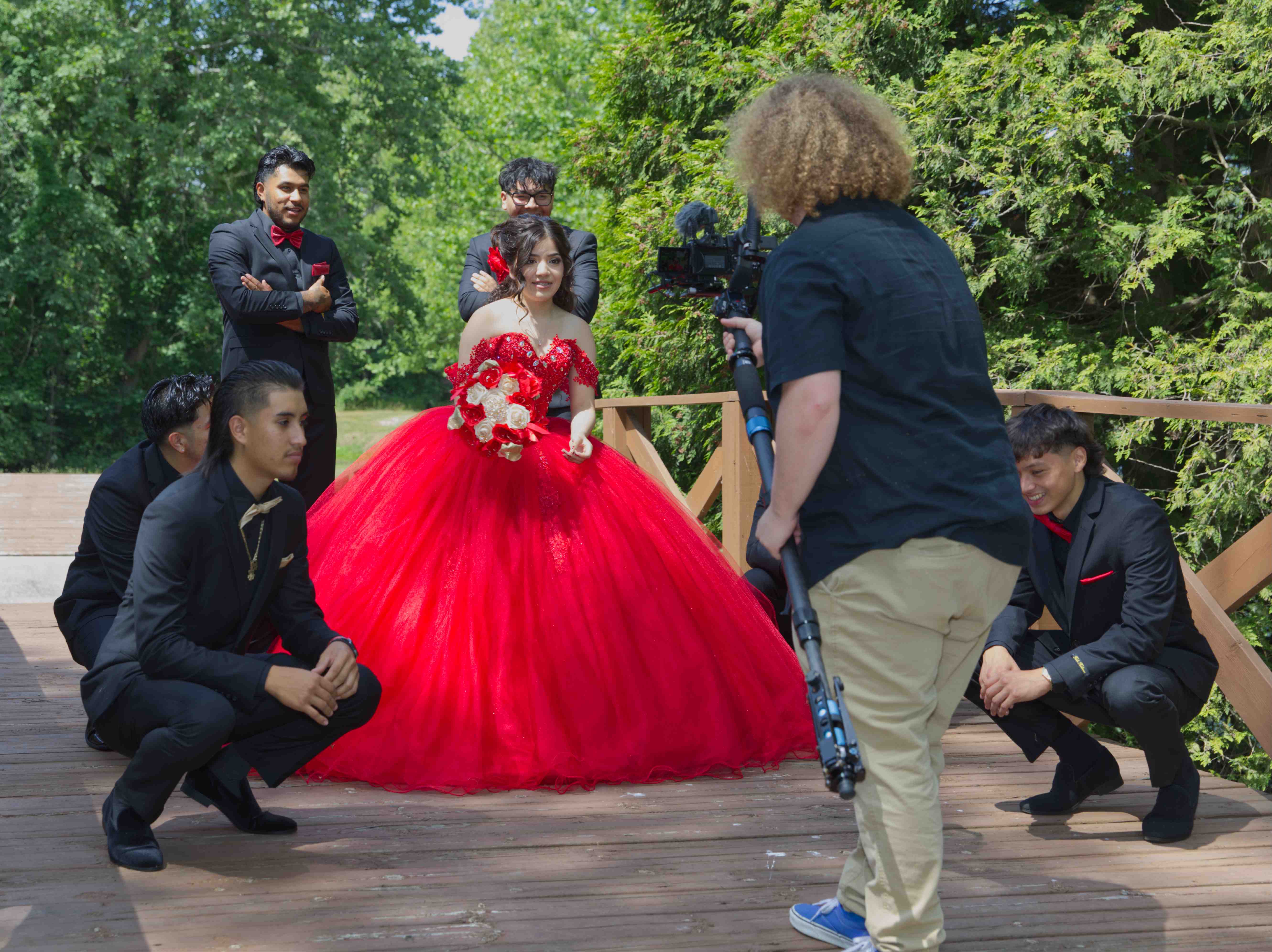 We coordinate with your event planner to get your shots 